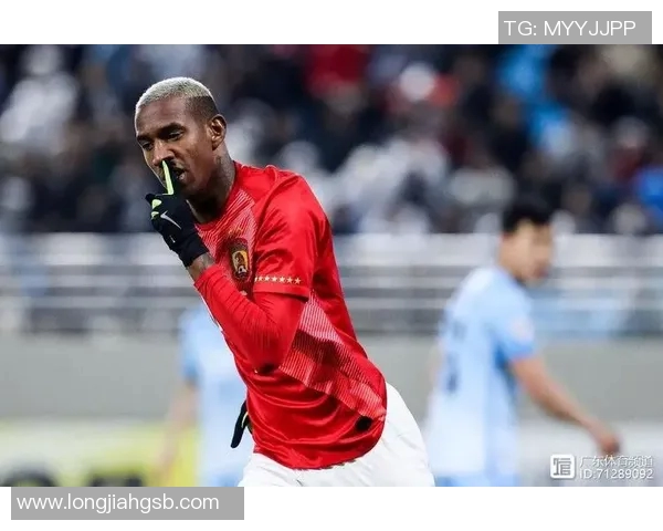 重庆足球队在钻石联赛中的默契配合与战术分析探讨